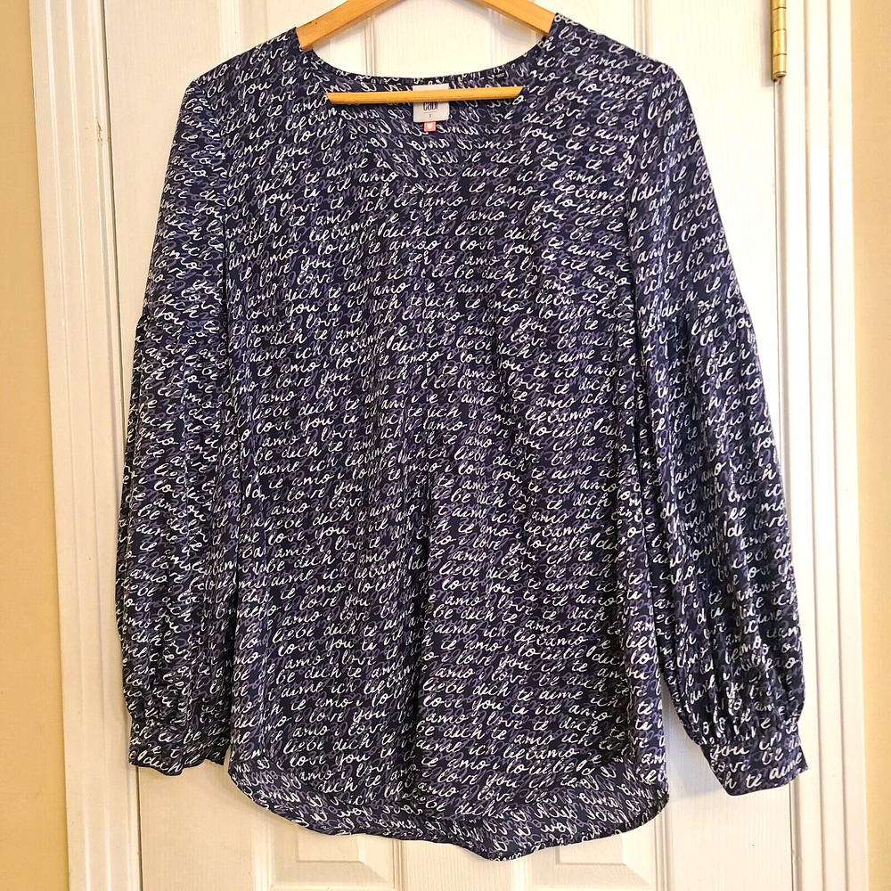 Cabi Style 5336 Te Amo Love Script Blouse Navy Blue Balloon Bishop Sleeve Size S